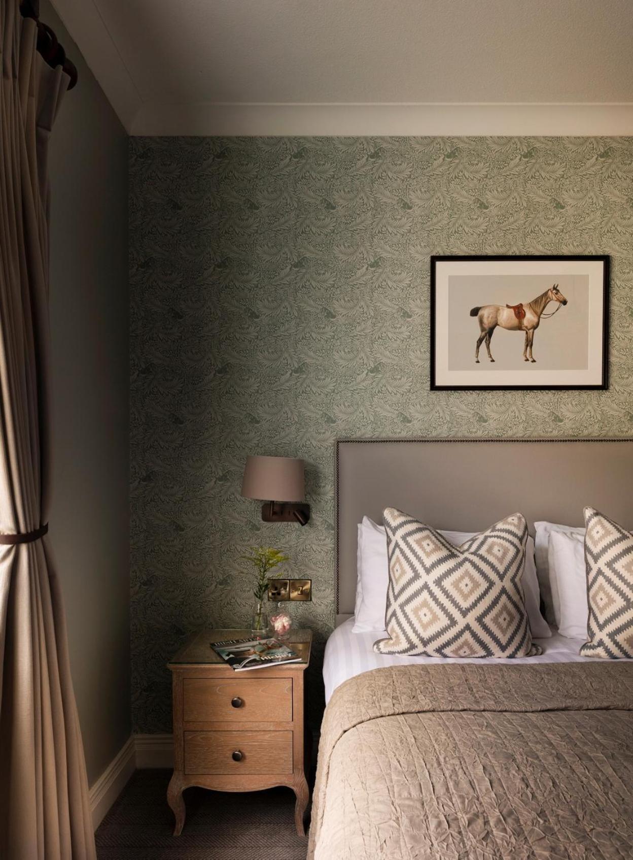 Horse & Jockey Hotel 4*